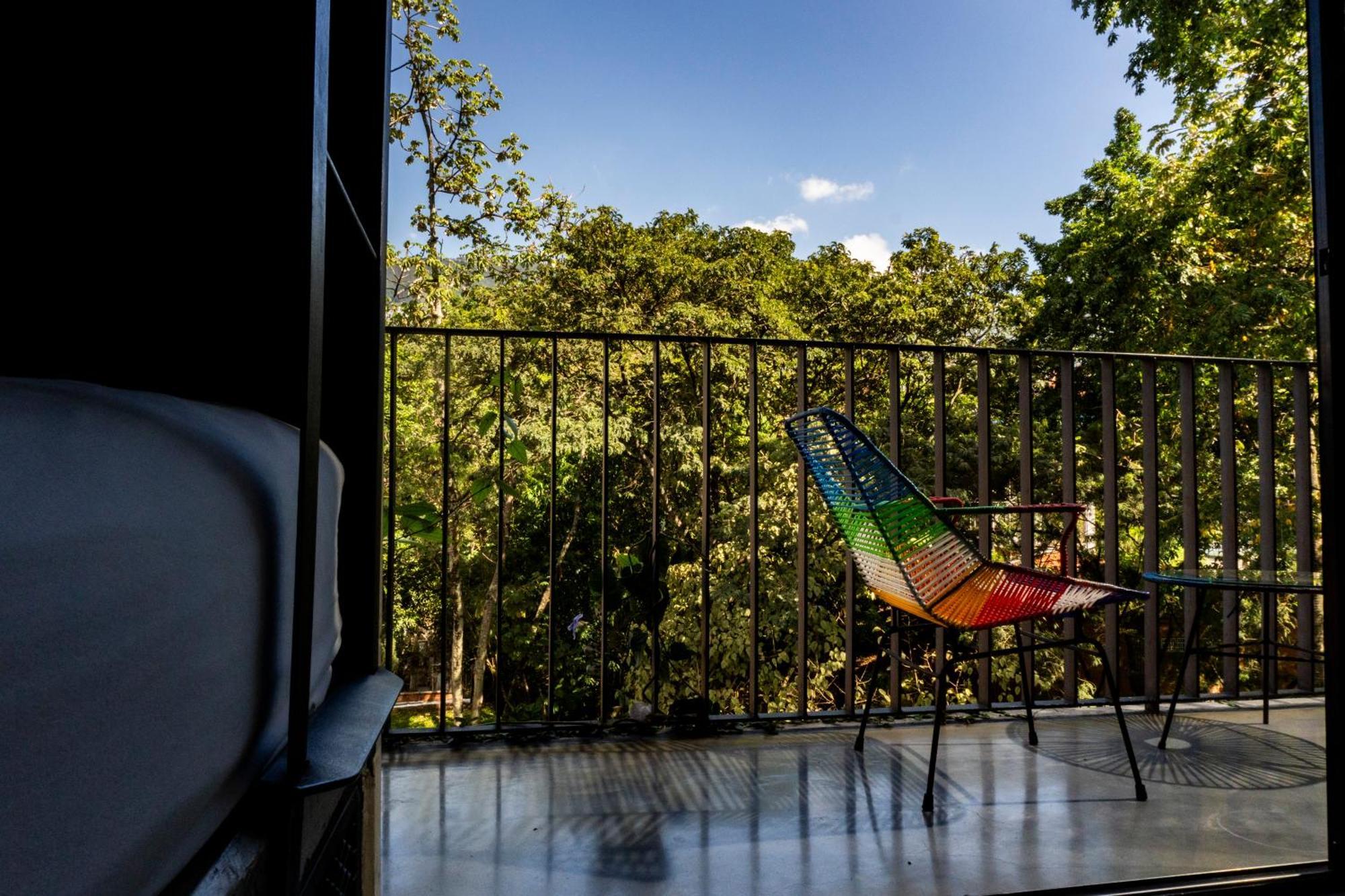 Los Patios Hostel Меделин Екстериор снимка